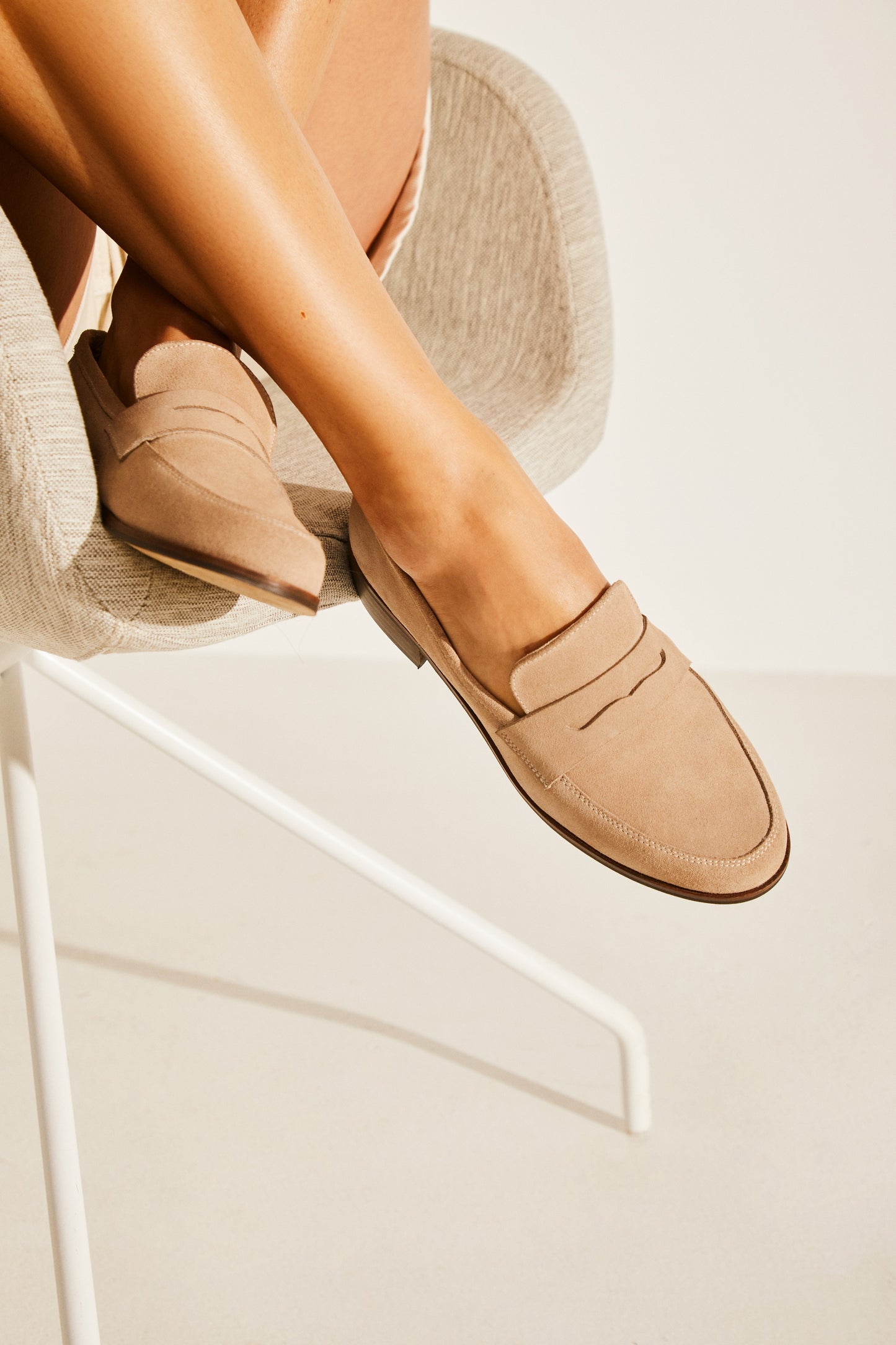 mocasín mujer piel beige ante SERRAJE cómodo y elegante para plantillas, mocasín mujer piel ANTE SERRAJE BEIGE CAMEL cómodo y elegante para plantillas. mocasín mujer piel cómodo y elegante con plantilla extraíble para plantillas , mocasín ANTE BEIGE , zapatos hechos en españa, zapatos para plantillas, zapato plantilla extraíble, mocasines cómodos mujer, "zapato más cómodo"